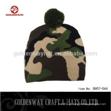 Design de design Pom Pom Camo Color Winter Hats